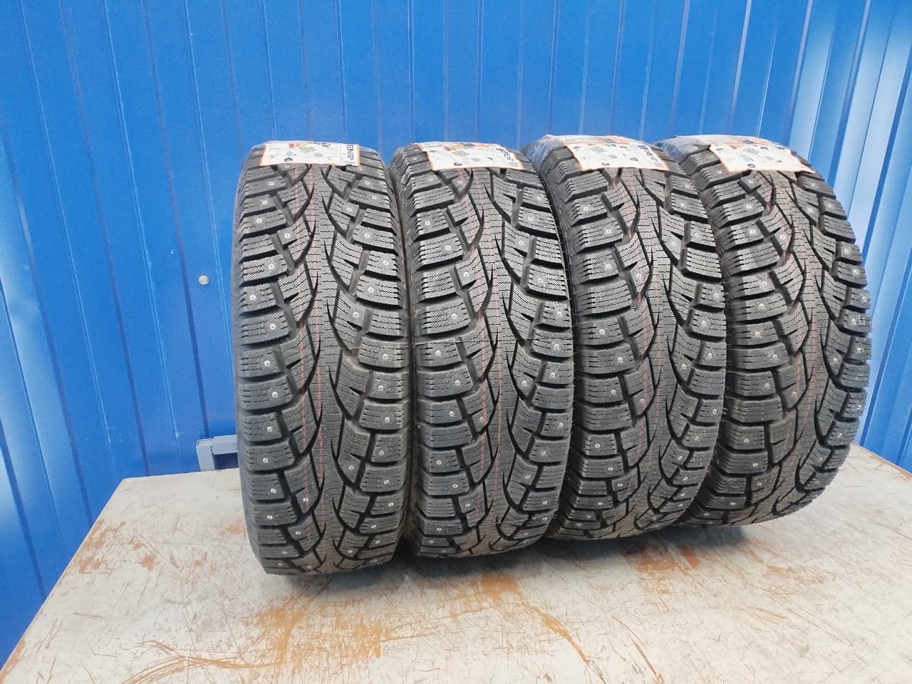 Centara Snow Cutter 102T 225/65 R17.0