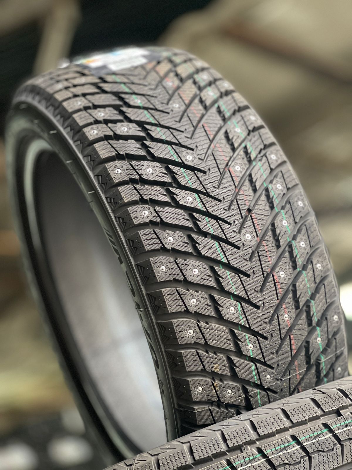 Arivo Ice Claw ARW7 275/40 R22.0 / 315/35 R22.0