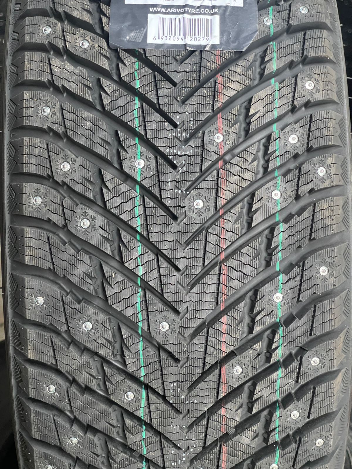Arivo Ice Claw ARW7 275/40 R22.0 / 315/35 R22.0